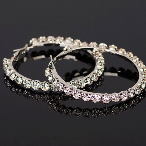 🤍18K white gold round hoop earrings - Picture 2 of 3